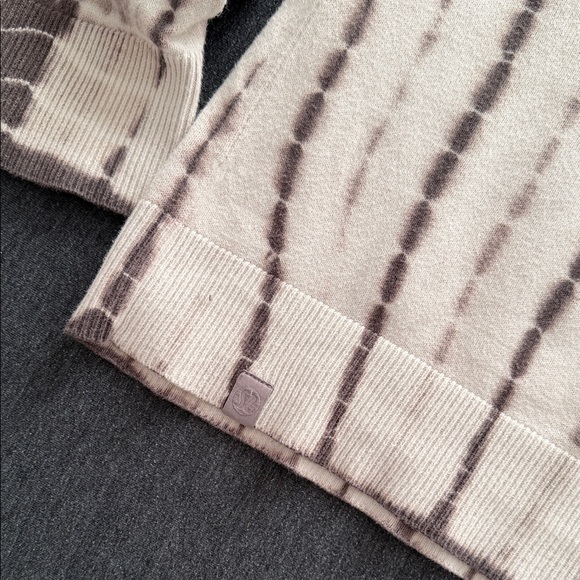 lululemon athletica Cream and Brown Sweater - Picture 4 of 4